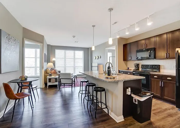 The Urban Oasis Garage Parking Walk-in Shower Apartamento Columbus