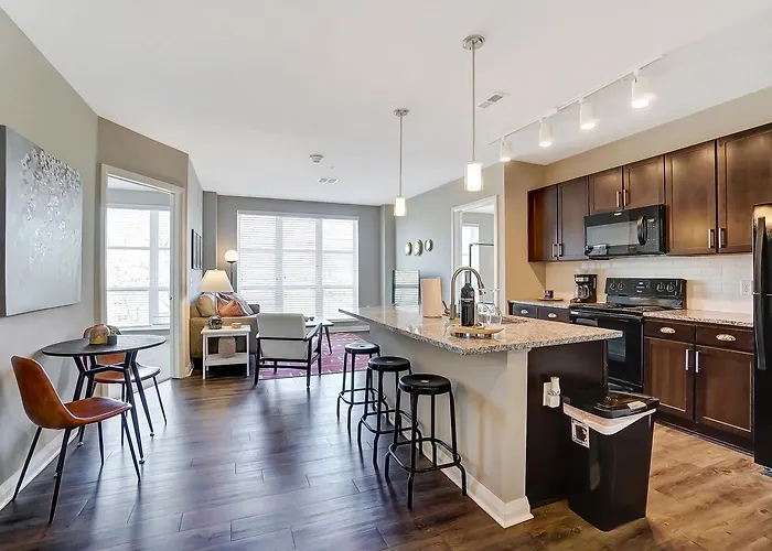 The Urban Oasis Garage Parking Walk-in Shower Apartamento Columbus